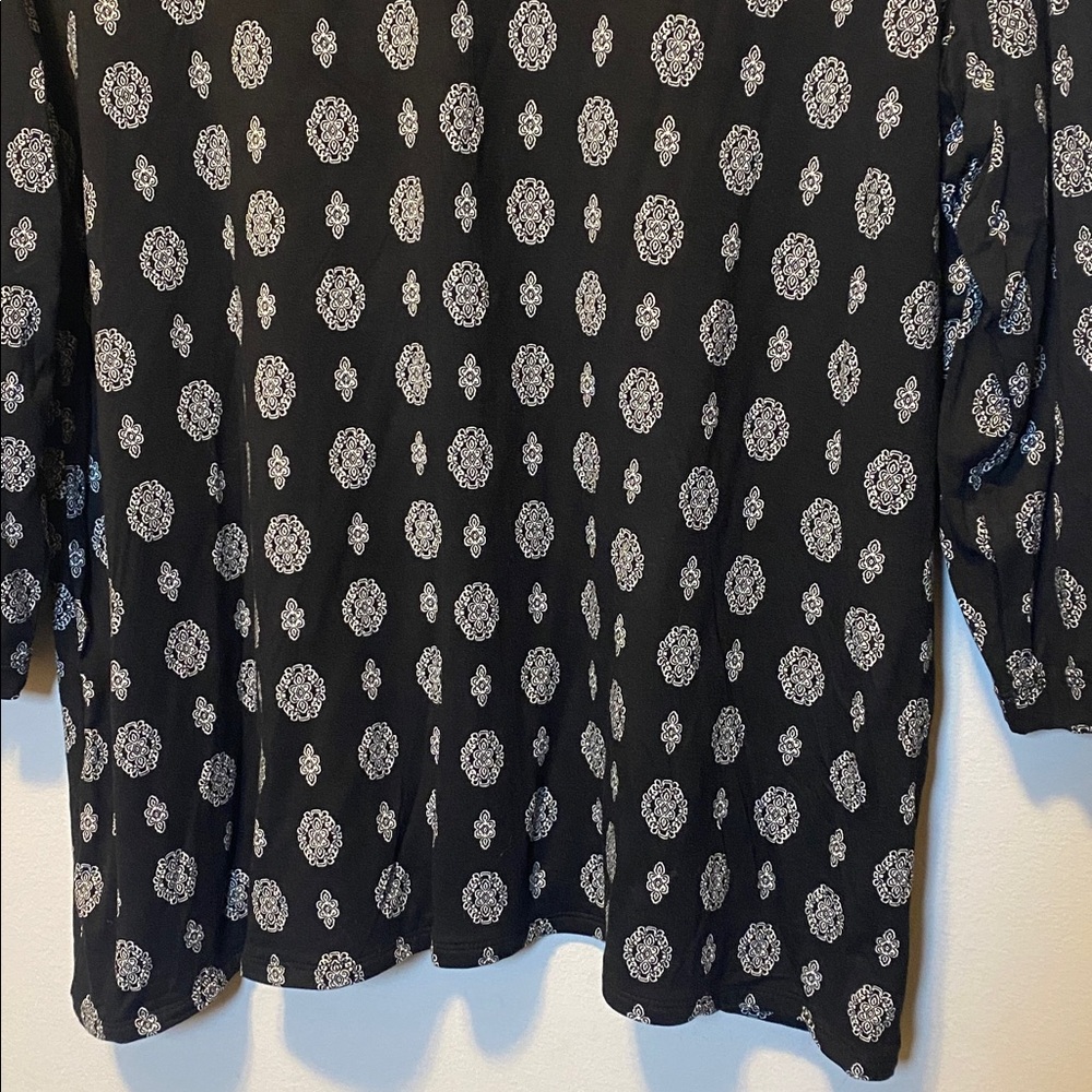 Chico's Tunic Top Women’s 4 XXL Black White Geometric 3/4 Sleeve Casual Shirt - Picture 4 of 10